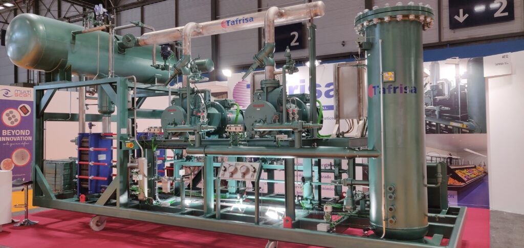 Instalaciones frigoríficas en una sala de máquinas industrial